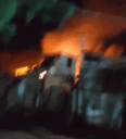Inc&ecirc;ndio destr&oacute;i barraco e deixa moradores feridos na favela Cidade dos Anjos