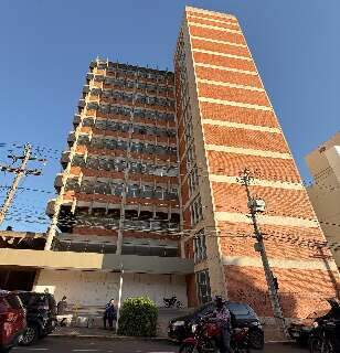 Pr&eacute;dio da d&eacute;cada de 70 ser&aacute; transformado em &quot;casa do com&eacute;rcio&quot;