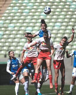 Palmeiras e Cruzeiro vencem e avan&ccedil;am &agrave;s semifinais do Brasileir&atilde;o Feminino
