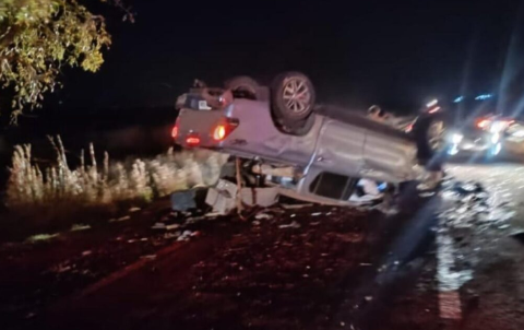 Colis&atilde;o entre Hilux e Corolla deixa 4 feridos em rodovia de MS
