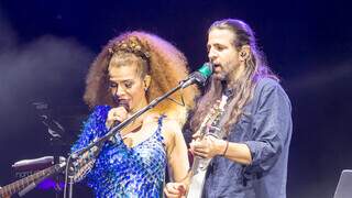 Vanessa da Mata fez show com aula de m&uacute;sica, ao vivo e sem truques