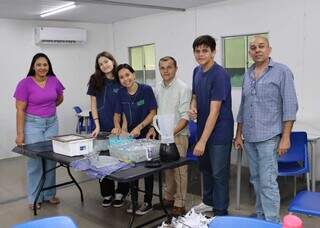 Estudantes do Aero Rancho fazem papel usado virar sementes de &aacute;rvores