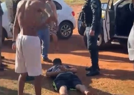 Com 46 passagens, homem &eacute; baleado ap&oacute;s tentar furtar conveni&ecirc;ncia