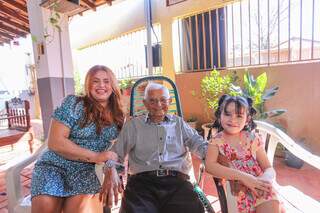 Sim&atilde;o chegou aos 100 anos curtindo chamam&eacute; at&eacute; na fisioterapia