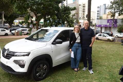 IPTU D&aacute; Pr&ecirc;mios: Moradora do Itanhang&aacute; ganha carro zero km em sorteio