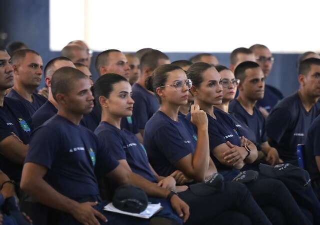 Estado publica regras para policiais atuarem como oficiais de justi&ccedil;a