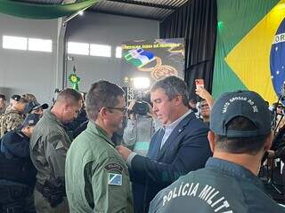 Riedel defende integra&ccedil;&atilde;o contra crime organizado ao receber medalha em Dourados