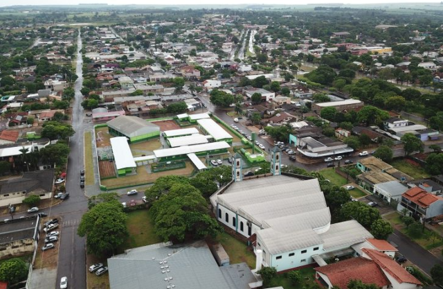 Justi&ccedil;a manda ex-prefeito devolver R$ 4,4 milh&otilde;es por empregar &ldquo;fantasmas&quot;