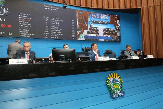 Deputados aprovam isen&ccedil;&atilde;o dos munic&iacute;pios de taxas da Junta Comercial