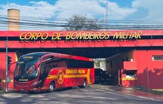 Bombeiros recebem &ocirc;nibus para opera&ccedil;&otilde;es contra inc&ecirc;ndios no Pantanal