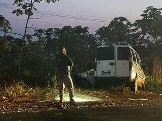 Viatura da PRF capota durante persegui&ccedil;&atilde;o na BR-267