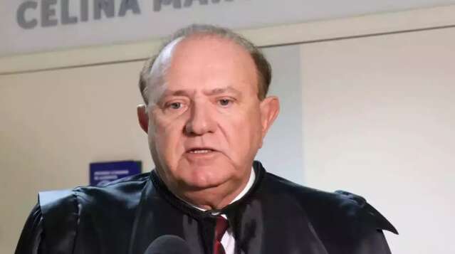 Conselheiro Osmar Jeronymo &eacute; autorizado a voltar ao cargo no TCE