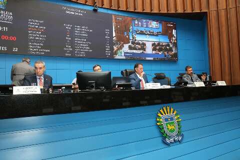 Deputados aprovam isen&ccedil;&atilde;o dos munic&iacute;pios de taxas da Junta Comercial