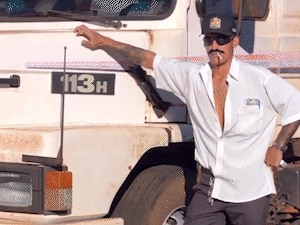 Inspirado no av&ocirc;, Maicon transforma a rotina de idosos em sucesso viral