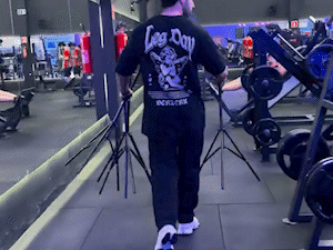Com tanta gente filmando treino, trip&eacute; virou aparelho em academia