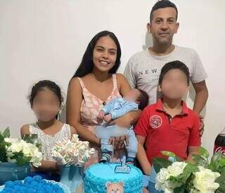 Pai que perdeu esposa e 3 filhos em acidente recupera for&ccedil;as em grupo de apoio