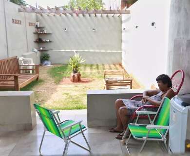 Depois do v&iacute;deo, visitamos a casa que o modelo reformou para m&atilde;e