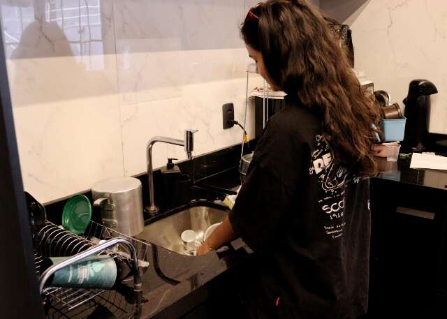 Cada vez mais independentes, quase 20% das pessoas moram sozinhas em MS