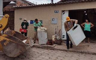 Corumbá reduz infestação predial do Aedes aegypti, de 4,40% para 0,96% Corumbá reduz infestação predial do Aedes aegypti, de 4,40% para 0,96%