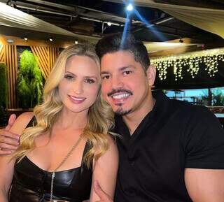 Cantor Diego defende mulher e diz que fam&iacute;lia n&atilde;o precisa de dinheiro do crime