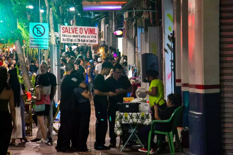 Donos de bares no Centro publicam nota contra suposta a&ccedil;&atilde;o de interdi&ccedil;&atilde;o