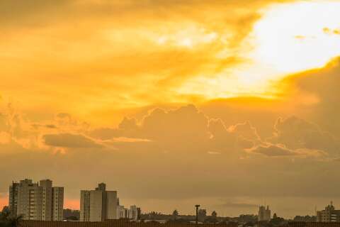 Calor de at&eacute; 37&deg;C marca o s&aacute;bado em MS, mas com possibilidade de chuvas