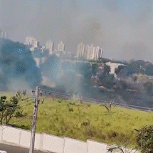 Inc&ecirc;ndio no Jardim Semin&aacute;rio destr&oacute;i mata e fuma&ccedil;a invade condom&iacute;nio