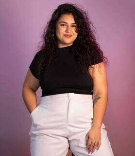 Para agradar as primas, designer colocou Labubu at&eacute; nas unhas 