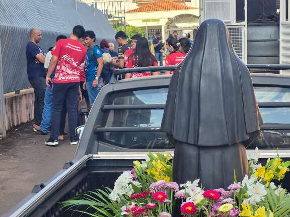 Escola Auxiliadora abre celebração aos 100 anos com romaria pela Capital