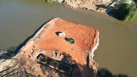 Constru&ccedil;&atilde;o de ponte no Rio Aquidauana pode acelerar assoreamento, diz professor