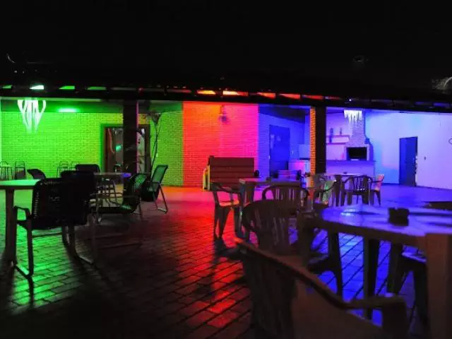 Grupo cria festa para &quot;homens que curtem homens&quot;, mas que garantem ser h&eacute;teros 