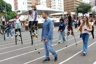 Confira as imagens do desfile que levou 40 mil pessoas ao Centro da Capital