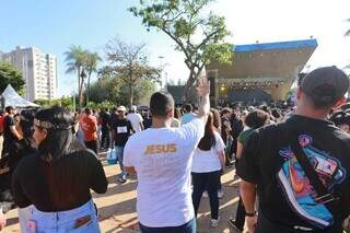 Fi&eacute;is destacam f&eacute;, fam&iacute;lia e juventude durante Marcha para Jesus