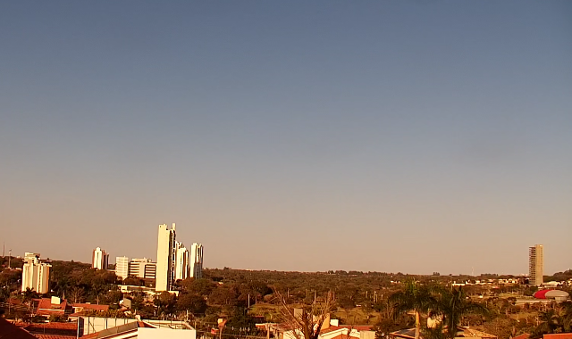 Ap&oacute;s manh&atilde;s geladas, calor de mais de 30&deg;C volta a Campo Grande