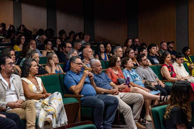 Inscrição da Noite da Poesia vai até dia 1º de setembro com prêmio de R$ 3 mil