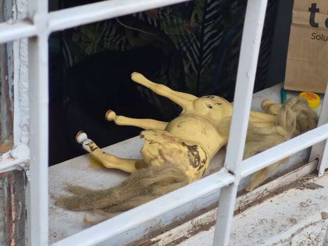Vizinhos relatam abandono e brigas na casa onde crian&ccedil;a foi estuprada e morta 
