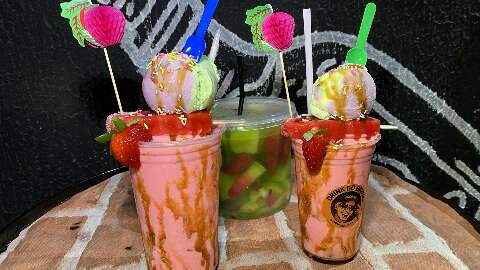 No Nova Lima, drink de picol&eacute; e bola de sorvete vira sensa&ccedil;&atilde;o do bairro