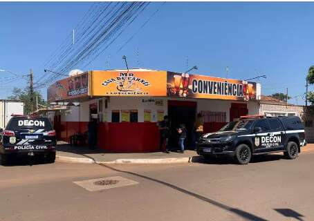Dona de a&ccedil;ougue &eacute; presa por vender produtos impr&oacute;prios para consumo