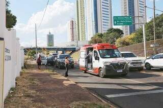 Engavetamento com quatro ve&iacute;culos congestiona a Rua Cear&aacute;