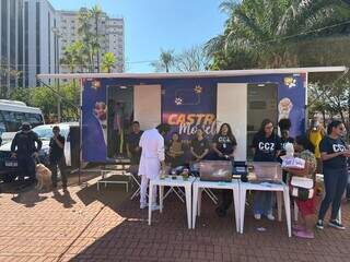 Famílias aproveitam manhã de sábado para vacinar pets na Praça Ary Coelho Famílias aproveitam manhã de sábado para vacinar pets na Praça Ary Coelho