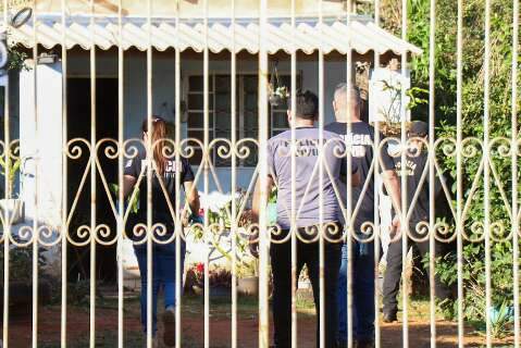 Falsos policiais invadem casa e executam homem com mais de 10 tiros