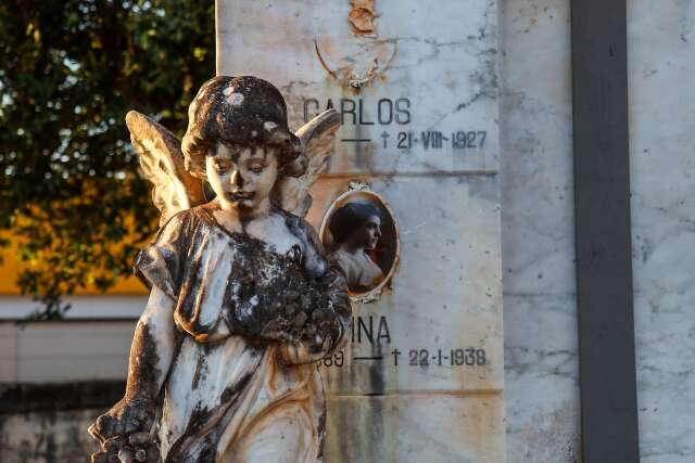 Passeio em cemit&eacute;rio revelou mais que o medo dos anjos e mausol&eacute;us