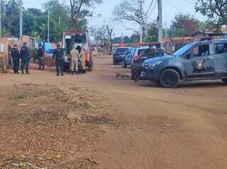 Homem tenta fugir ap&oacute;s dar socos em mulher e acaba baleado pela PM