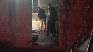 Ex-presidi&aacute;rio &eacute; assassinado a facadas no quintal da casa de amigo