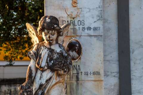 Passeio em cemit&eacute;rio revelou mais que o medo dos anjos e mausol&eacute;us