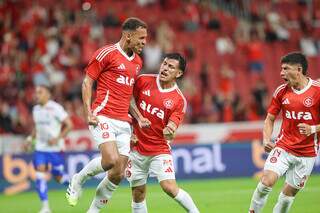 Vitinho marca e garante vit&oacute;ria do Internacional sobre o Fortaleza