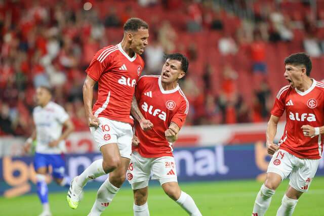 Vitinho marca e garante vit&oacute;ria do Internacional sobre o Fortaleza