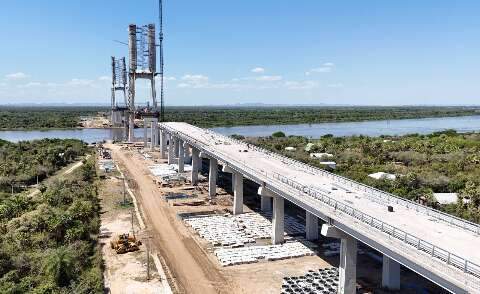 Obras da Ponte Bioce&acirc;nica avan&ccedil;am com coloca&ccedil;&atilde;o de grades de prote&ccedil;&atilde;o