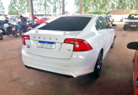 Detran abre leil&atilde;o com 168 lotes e Volvo S60 a partir de R$ 17 mil