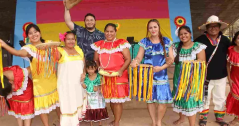 Pra&ccedil;a do R&aacute;dio recebe festa em homenagem ao Bicenten&aacute;rio da Bol&iacute;via